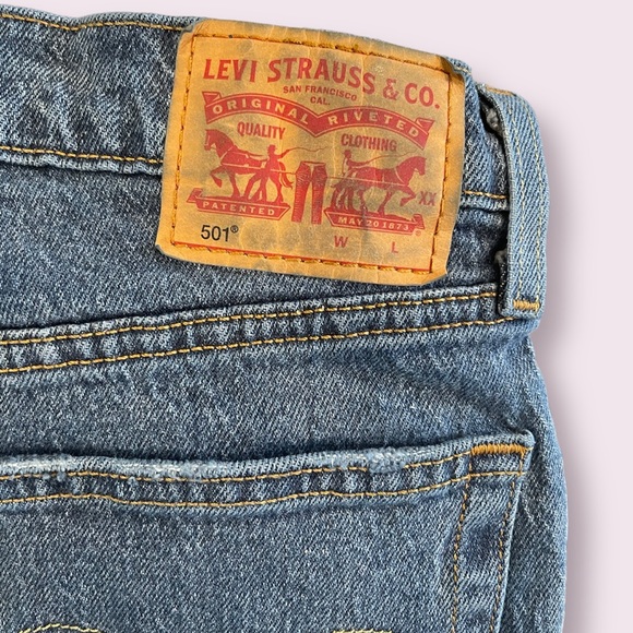 Levi’s button fly jeans, W 30 L 26 frayed hem - Picture 6 of 8